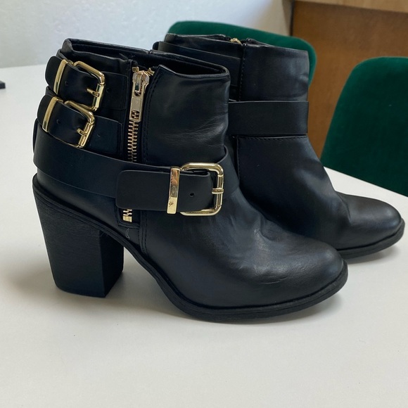 Divided ankle booties. Size 6, only worn. A couple times. - Picture 2 of 4